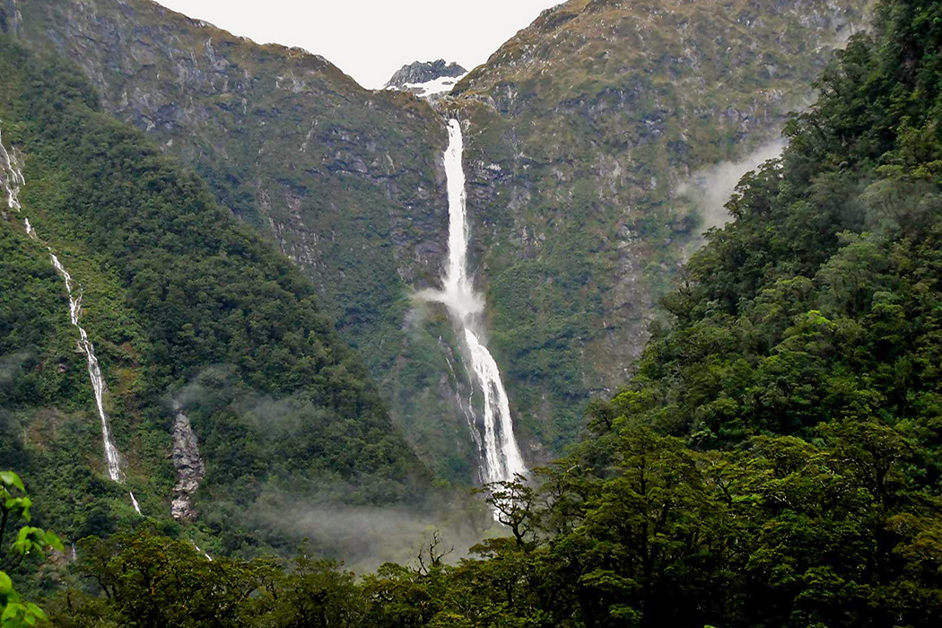 Alien: Covenant filming location: Sutherland Falls, Lake Quill, South Island, New Zealand