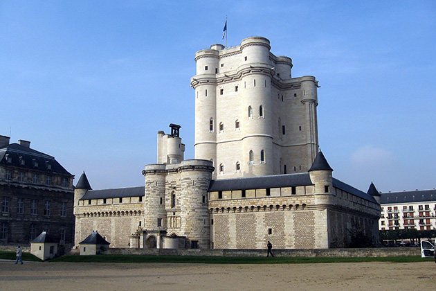 Dangerous Liaisons filming location: Chateau de Vincennes, Vincennes, France