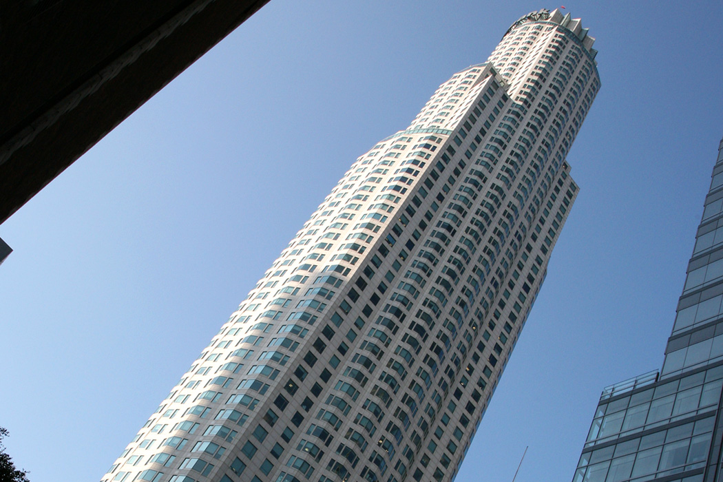 Independence Day filming location: US Bank Tower, West 5th Street, Downtown Los Angeles