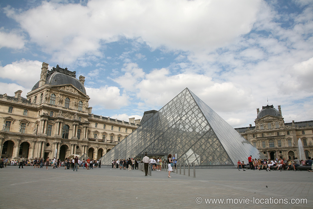 Wonder Woman filming location: Louvre, Paris