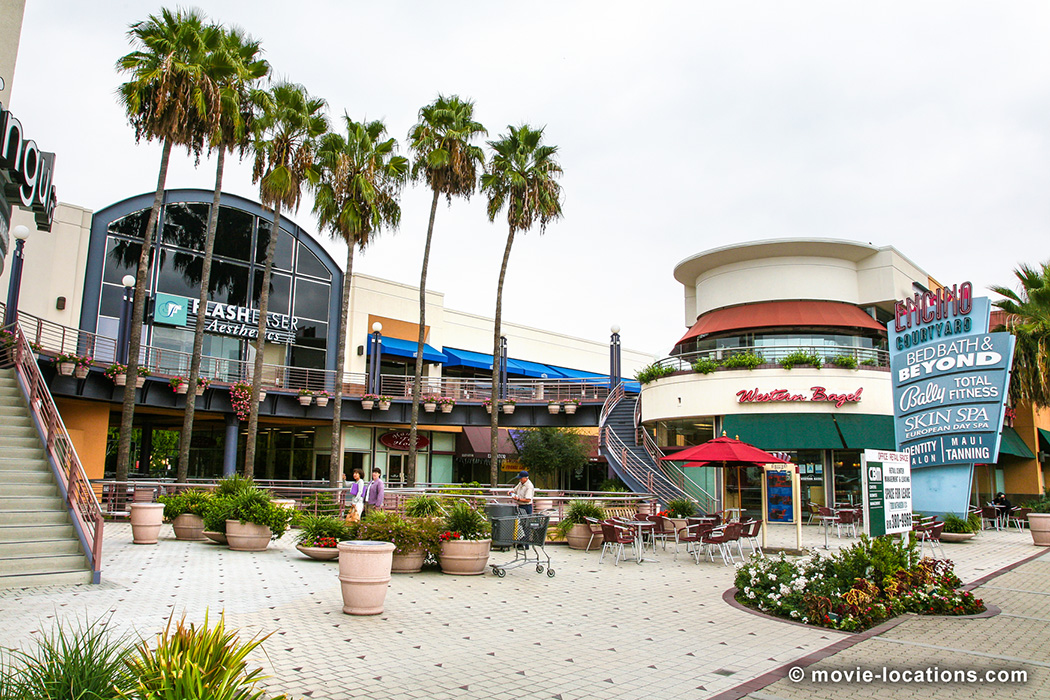 The 40-Year-Old Virgin location: The Encino Courtyard Mall, Ventura Boulevard, Ventura, San Fernando Valley