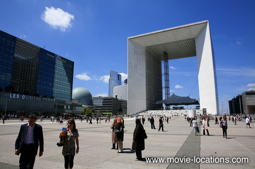 The Bourne Identity filming location: La Défense Grande Arche, Paris
