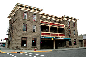 Brokeback Mountain filming location: Queen's Hotel, 24th Street, Fort Macleod