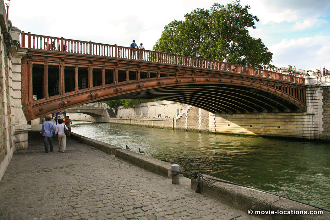 Charade film location: Pont au Double, Paris