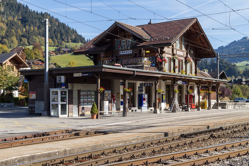 Dilwale Dulhania Le Jayenge film location: Saanen Railway Station, Switzerland