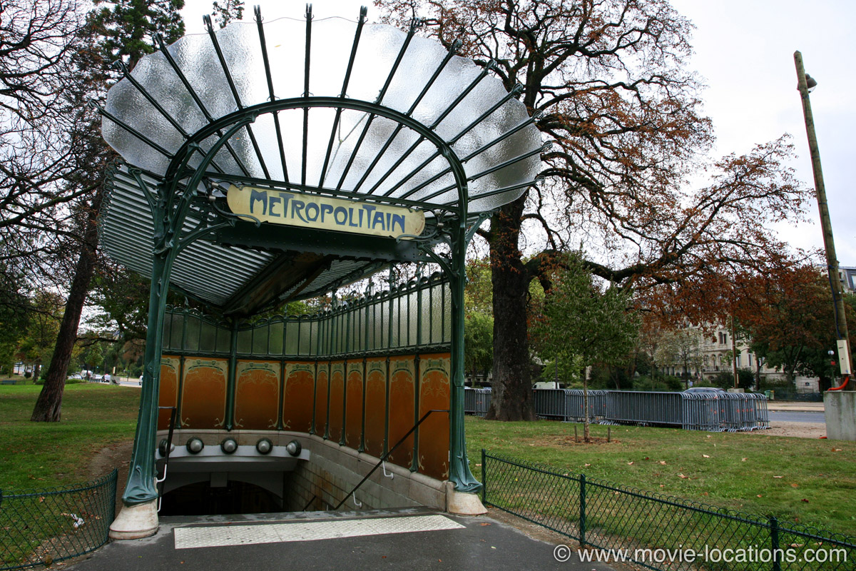 Diva film location: Porte Dauphine metro entrance, avenue Foche, Paris