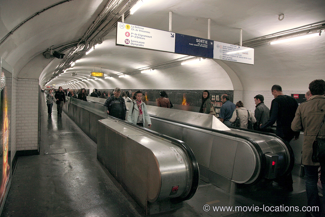 Diva film location: moving walkway, Chatelet metro, Paris